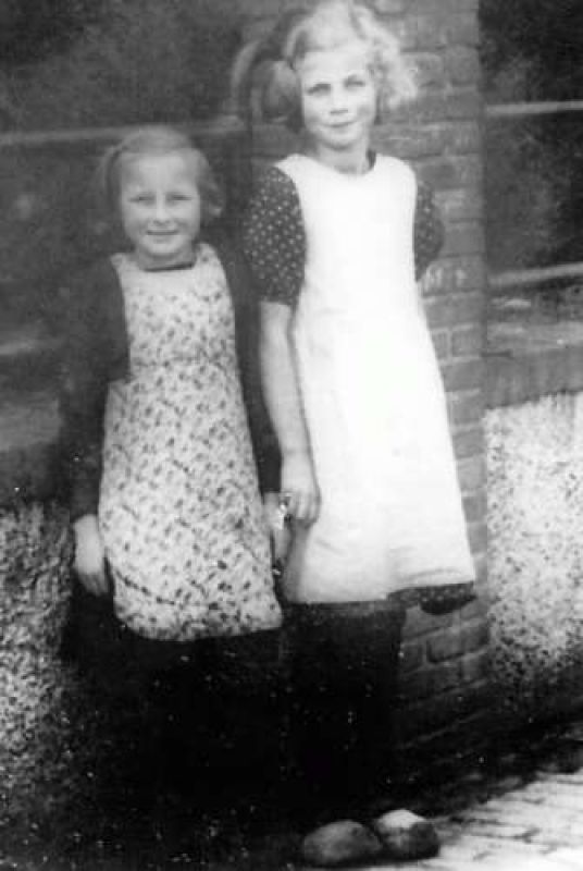 Omgekomen door beschietingen en bombardementen.