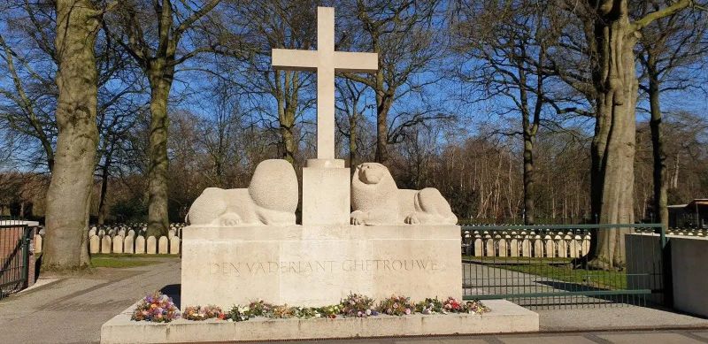 Gesneuveld in mei 1940 op de Grebbeberg