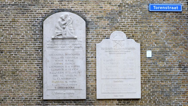 4 mei 2025 bij de gedenkstenen van de Jouster Toer